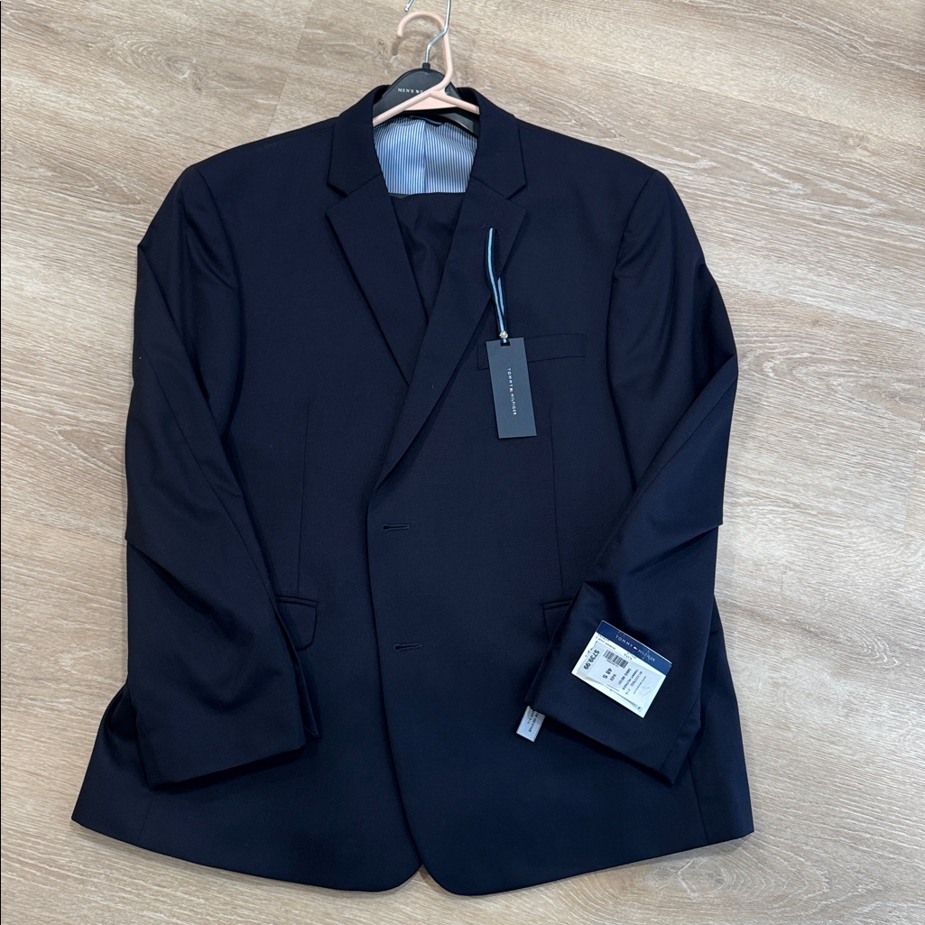 Tommy Hilfiger Navy Suit Nwt 48s Unaltered
